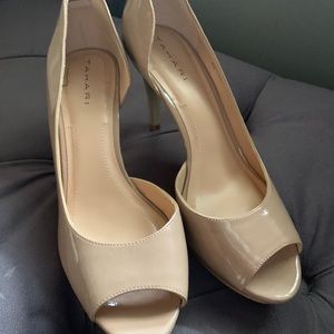 Nude peep toe tahari heels
